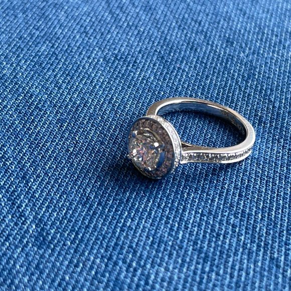 Gorgeous Round 0.80 carat Diamond Engagement Ring - Picture 2 of 6